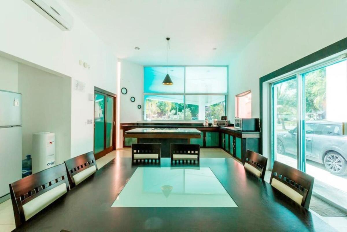 Tropical Private Pool In Gated Upscale Area Villa