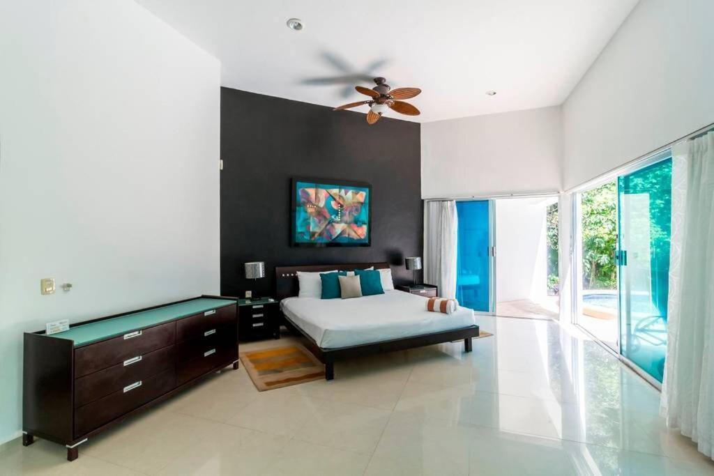 Tropical Private Pool In Gated Upscale Area