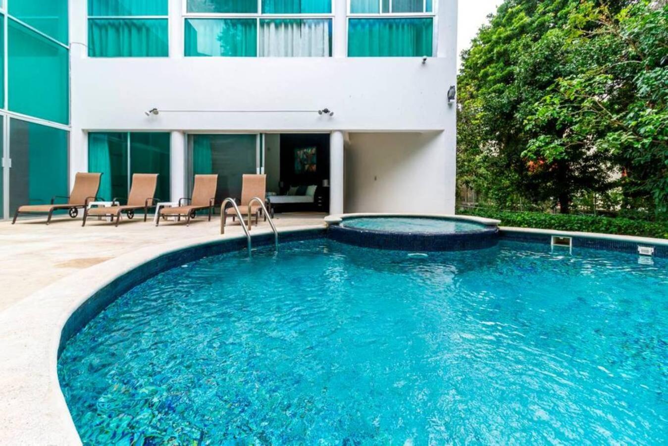 Tropical Private Pool In Gated Upscale Area Villa Playa del Carmen