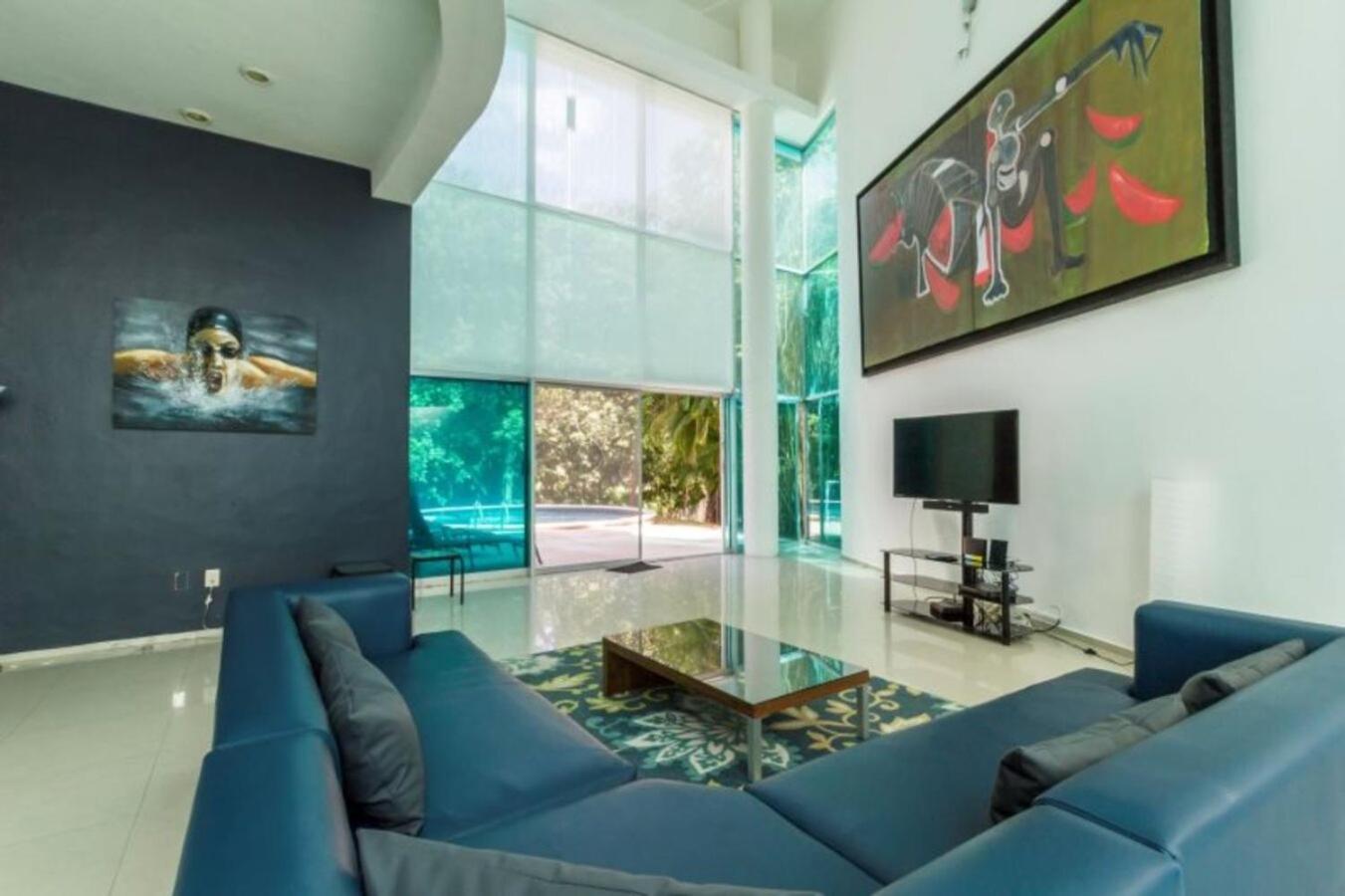 Tropical Private Pool In Gated Upscale Area Villa