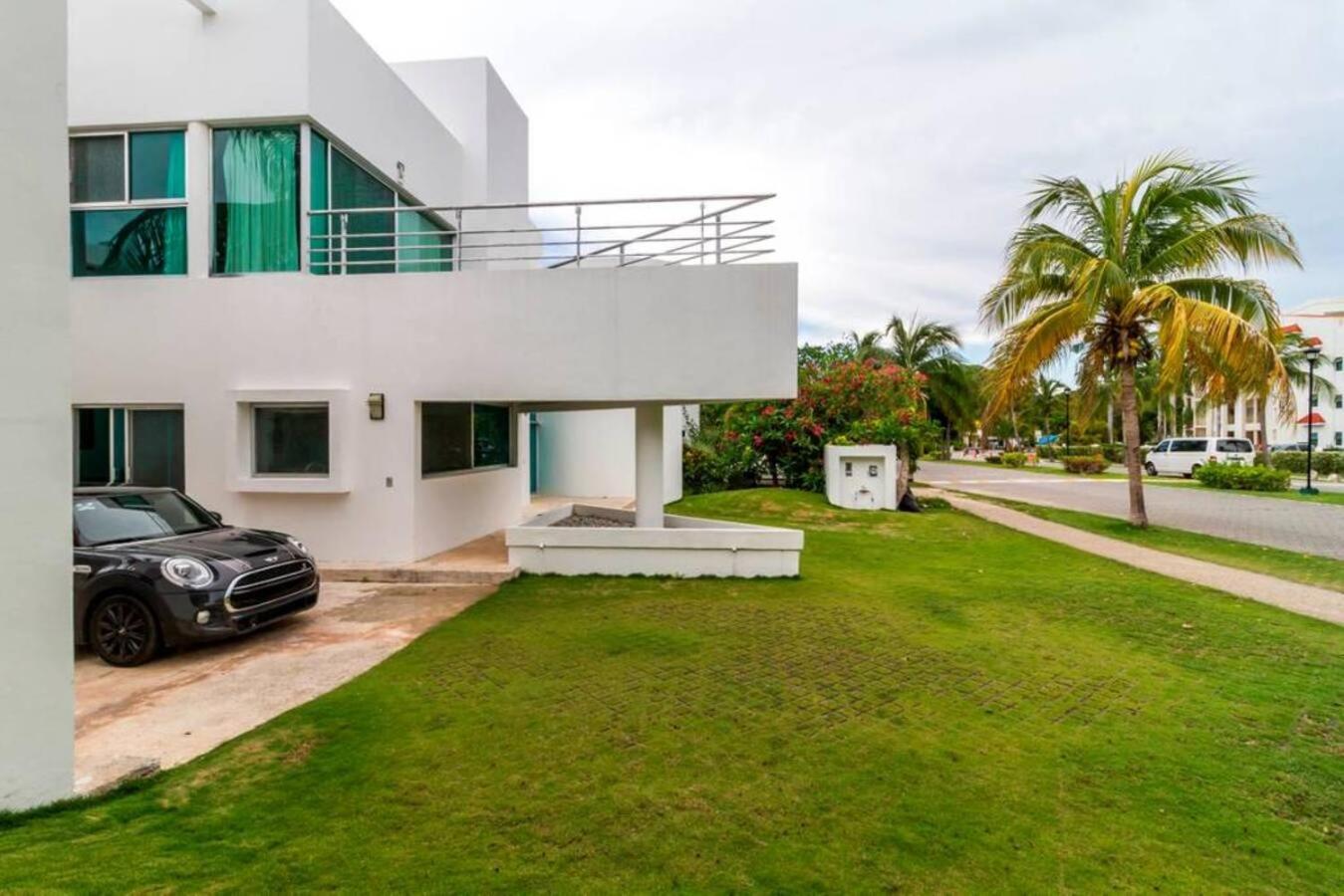 Tropical Private Pool In Gated Upscale Area Villa Playa del Carmen